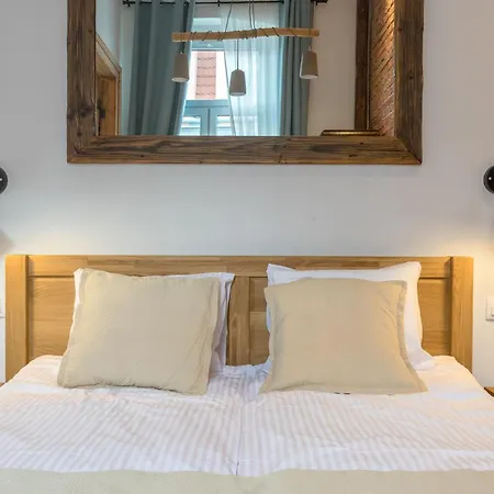 Oak Doors W Rynku - Properunit Апартаменти *